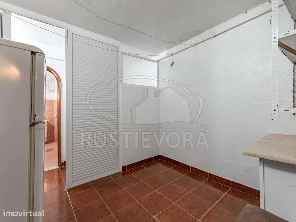 Moradia Unifamiliar T4 no Centro Histórico da Cidade - Potencial de...-32