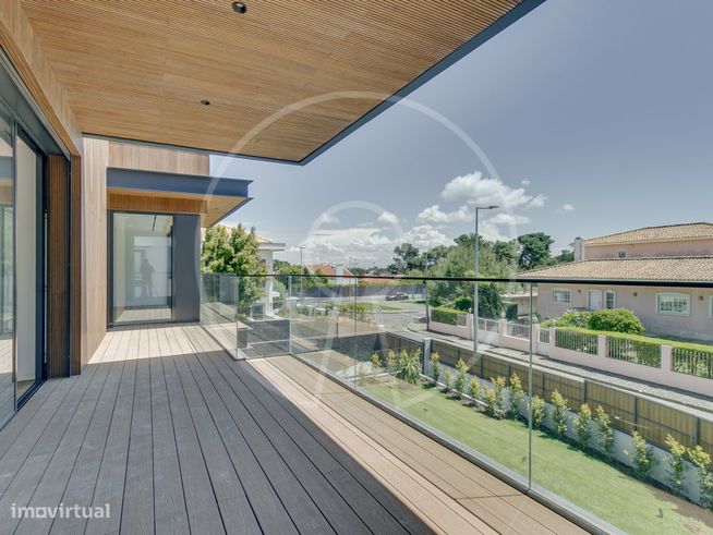 Luxuosa moradia T6 contemporânea em Birre-37