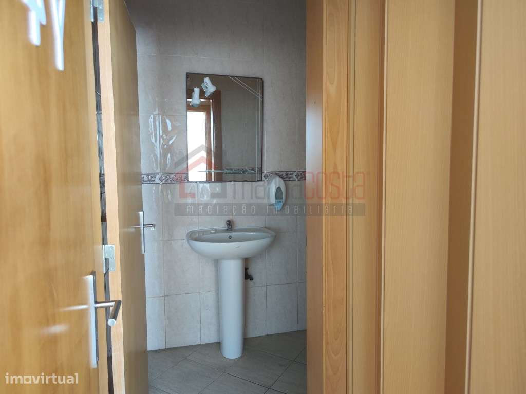 Espaço comercial em Peniche Venda-5