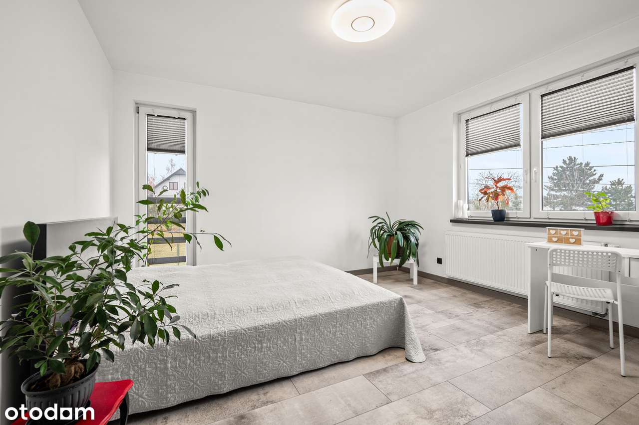 Nowoczesny, wyposażony i energooszczędny dom  z 2021 roku-8