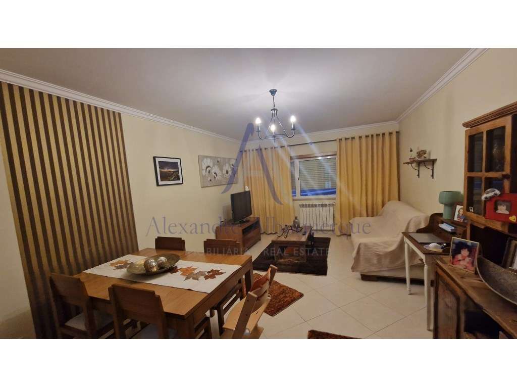 Apartamento T2 com lugar de Garagem e Elevador-5