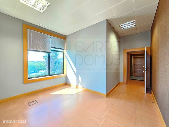 Escritório com 14 salas, na Quinta da Beloura, Sintra-36