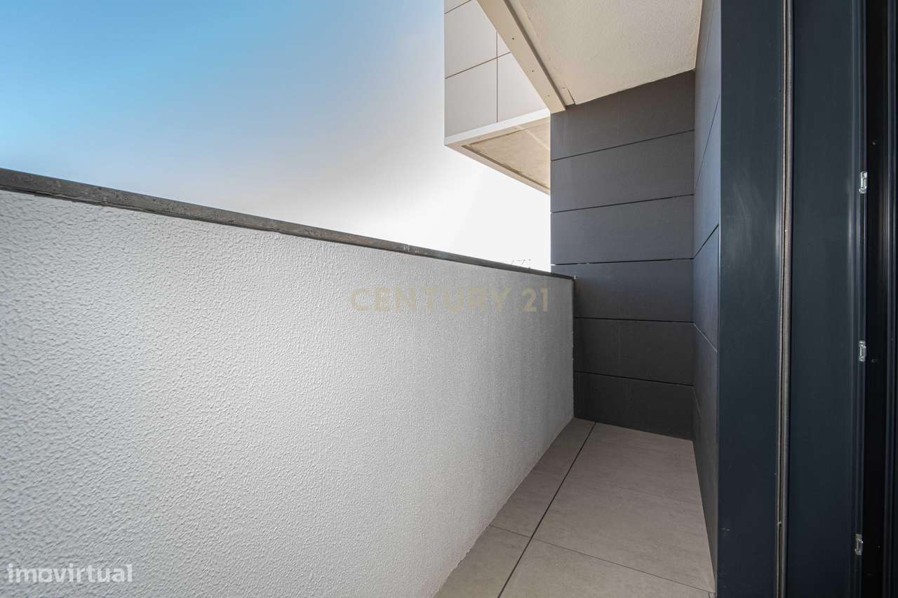 Penthouse T5 de luxo com vista rio – Carnaxide-28