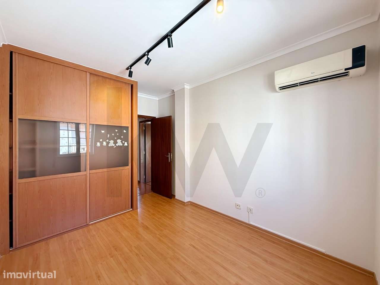 Moradia T3+1 com quintal, três pisos em Vila Nogueira de Azeitão-27