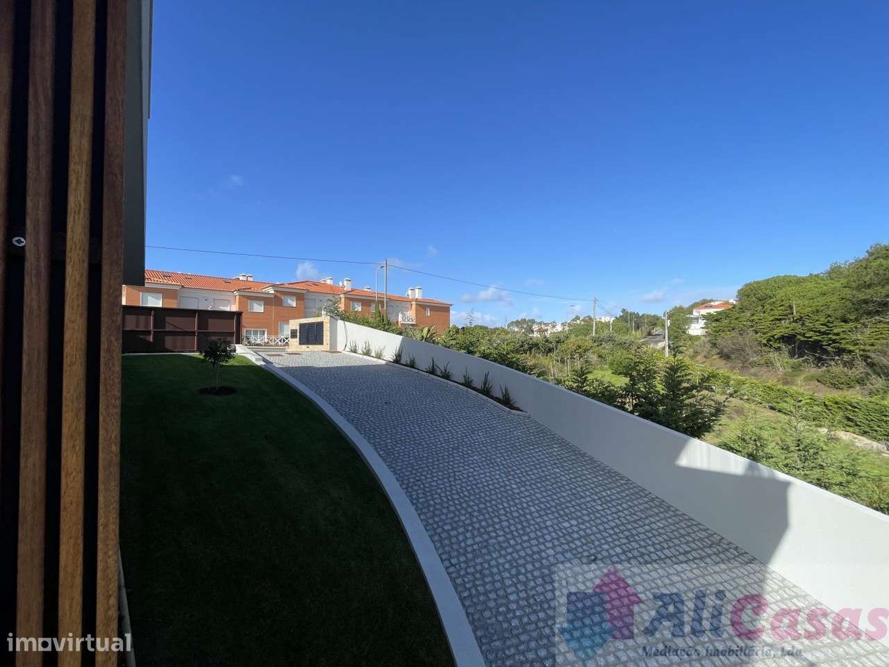**Apartamento Único à Venda com vista para a Baía**-12