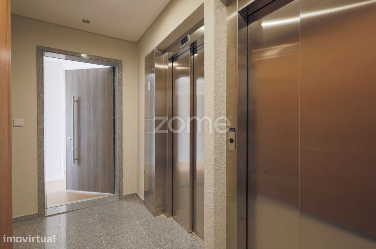 Apartamento T3 com garagem-23