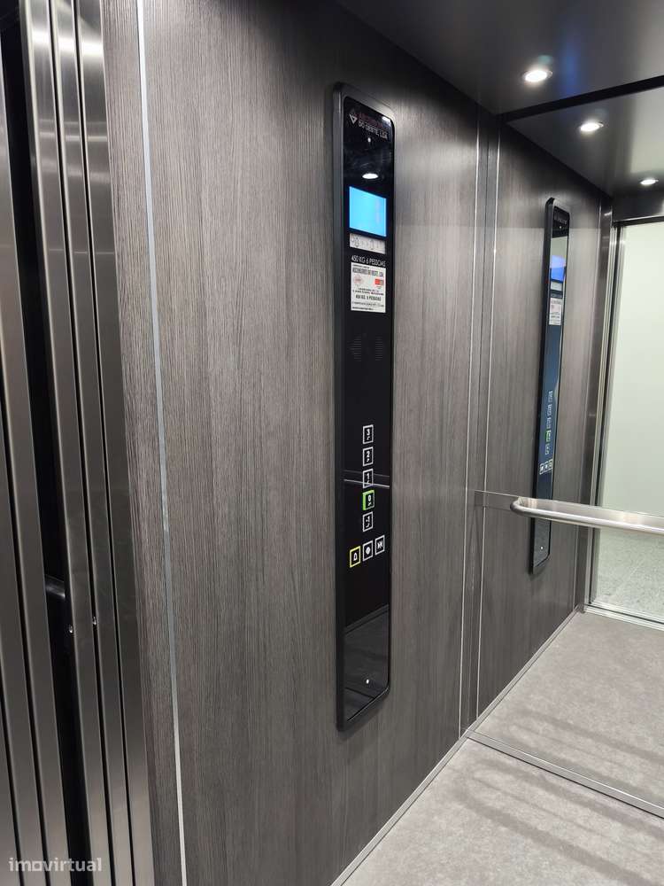 Apartamento T3 Novo c/ Garagem e um parque de Estacionamento-12