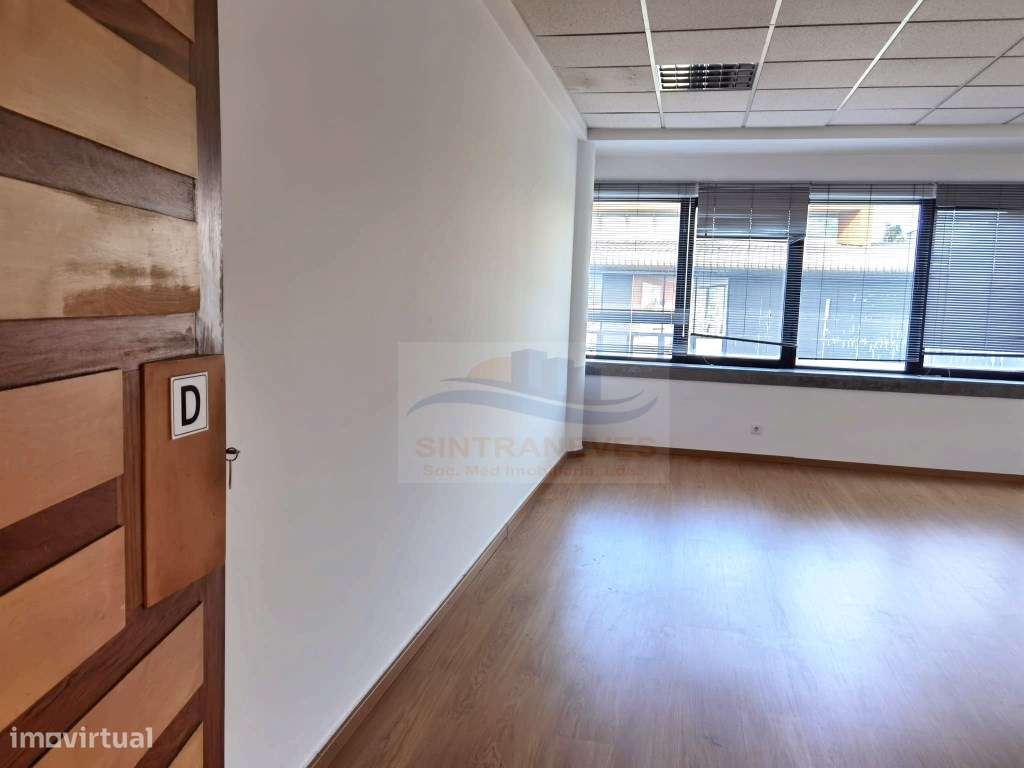 Escritório com 90,75m2 com elevador, segurança e copa junto ao Aleg... - Grande imagem: 2/7