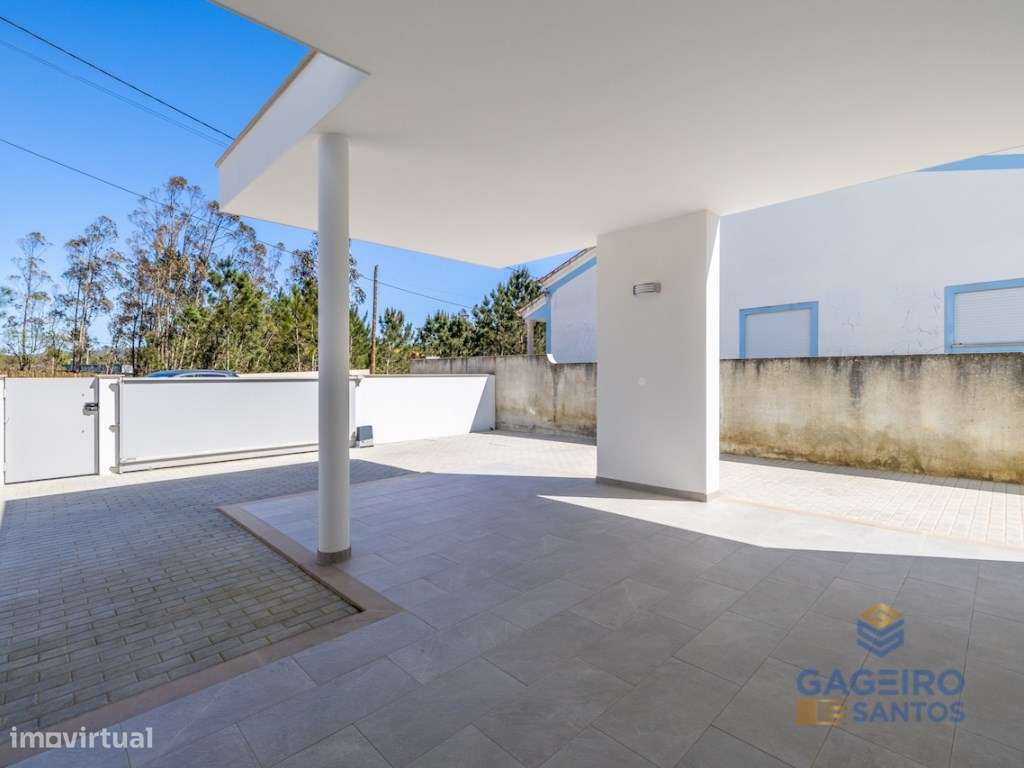 Moradia T4 com piscina, nova e pronta a habitar a 4 km da baía de S...-14