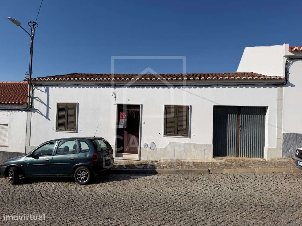Moradia T3 com quintal, garagem e terraço em Vidigueira-0