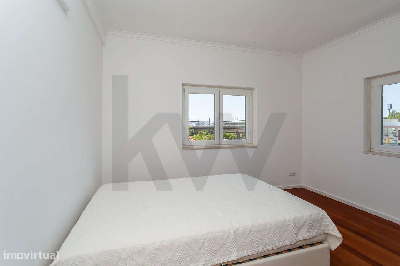 Moradia Isolada | 5 Quartos, Jardim, Garagem para 4 Carros-25