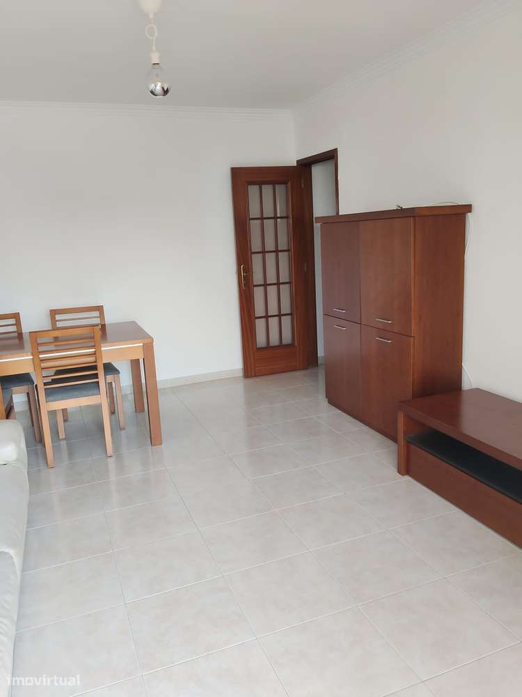 Arrendo T2 no Feijó - Grande imagem: 4/10