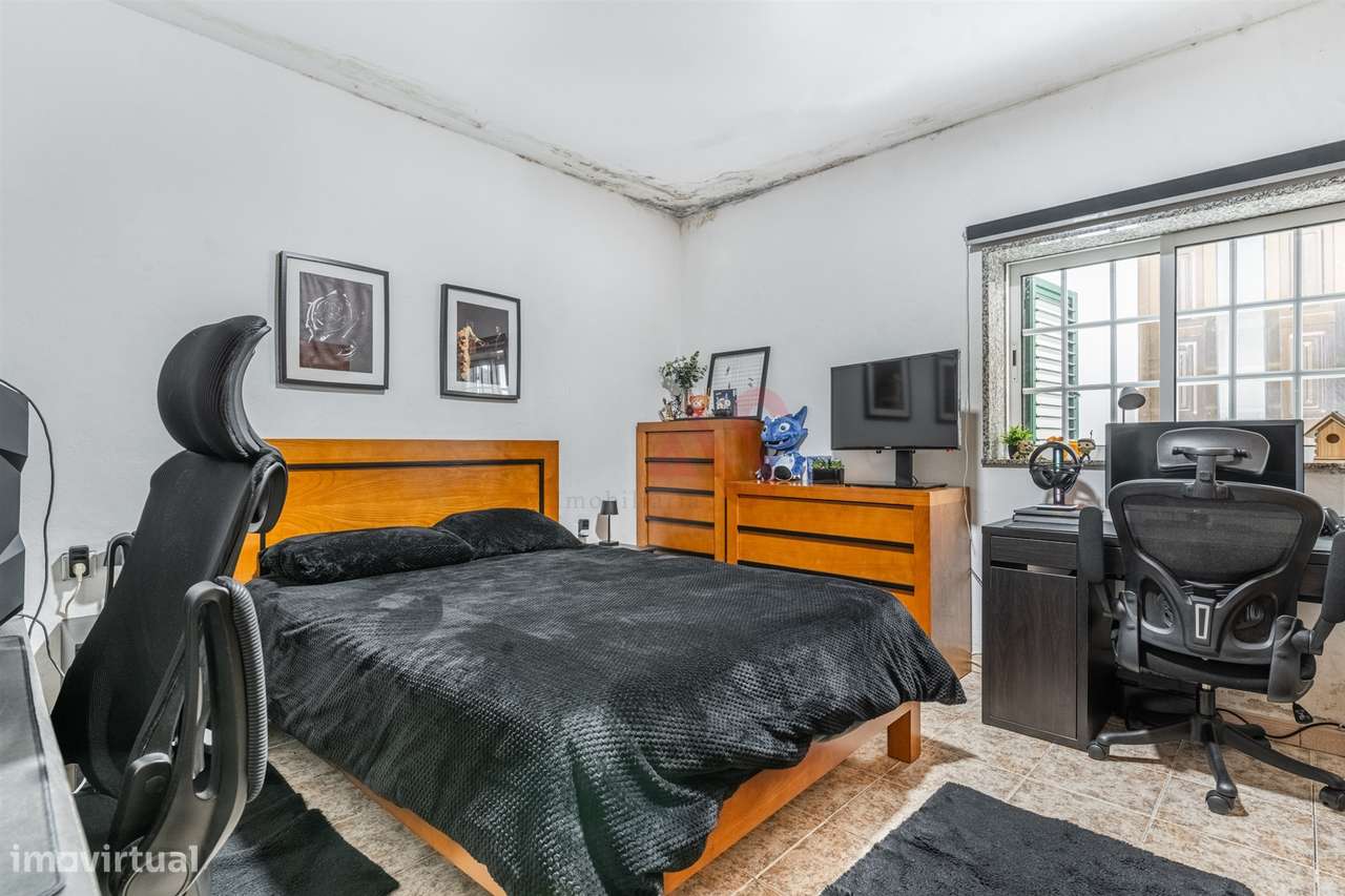 Moradia T3+3 com Duas Habitações Independentes – Excelente Oportunidad-33