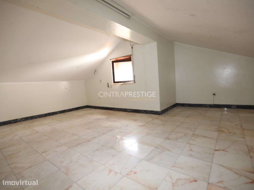 Moradia Isolada de 7 Assoalhadas em Montelavar - Sintra-25