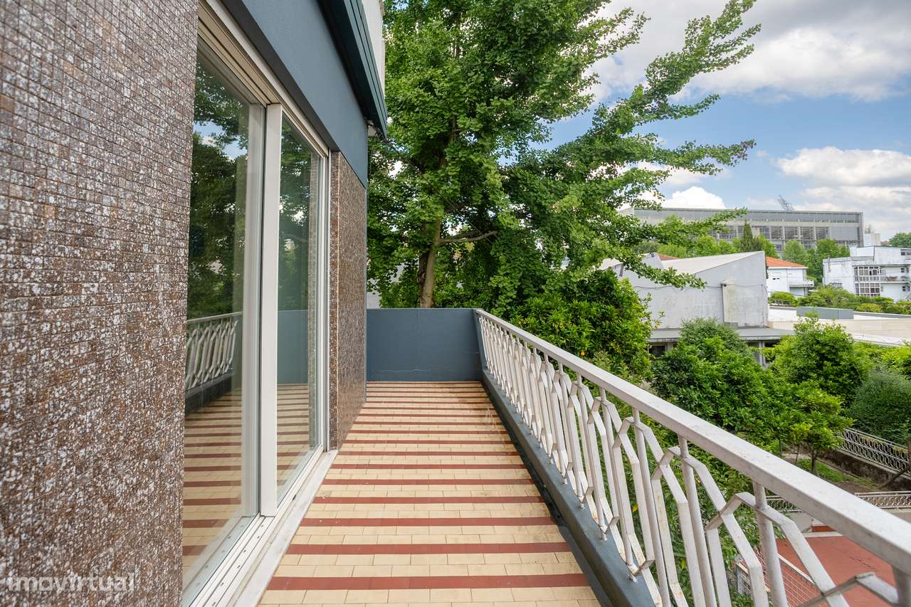 Moradia T3 com Jardim e Garagem em Guimarães-14