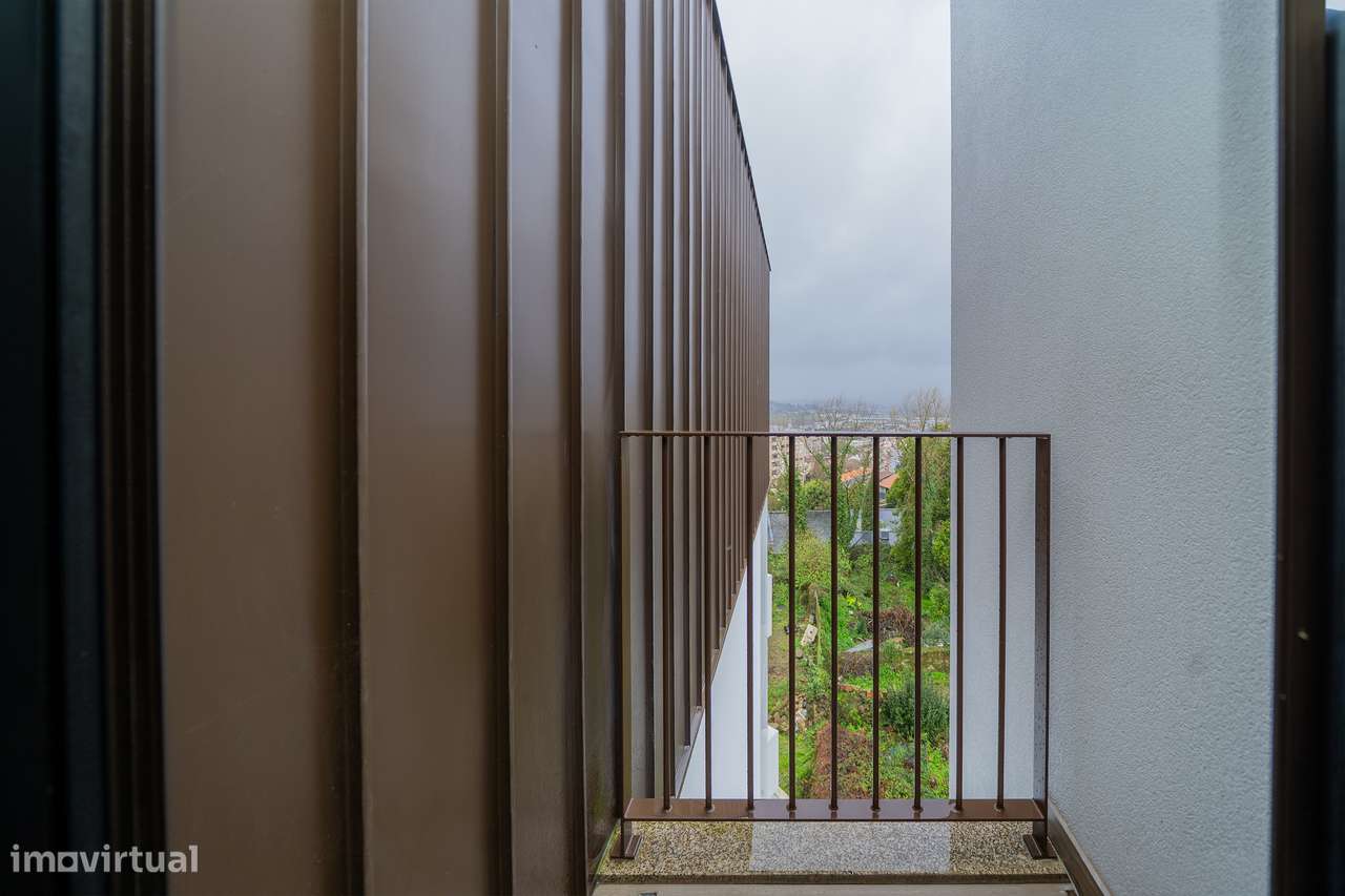 T0 Exclusivo | Último Piso com Garagem | Próximo do centro de Braga-13