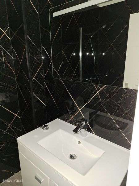 Arrenda-se T2+1 na 2 linha de mar na Povoa de Varzim - Grande imagem: 5/10