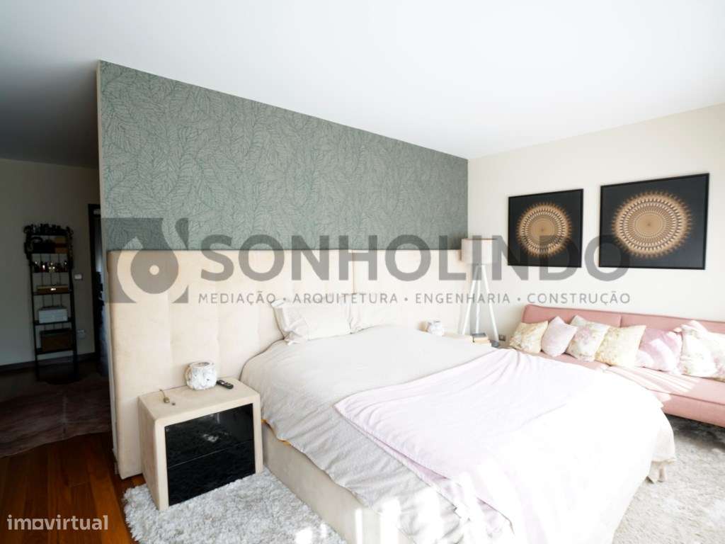 Moradia T4 com piscina de 3 frentes com excelentes áreas, tanto a n...-11