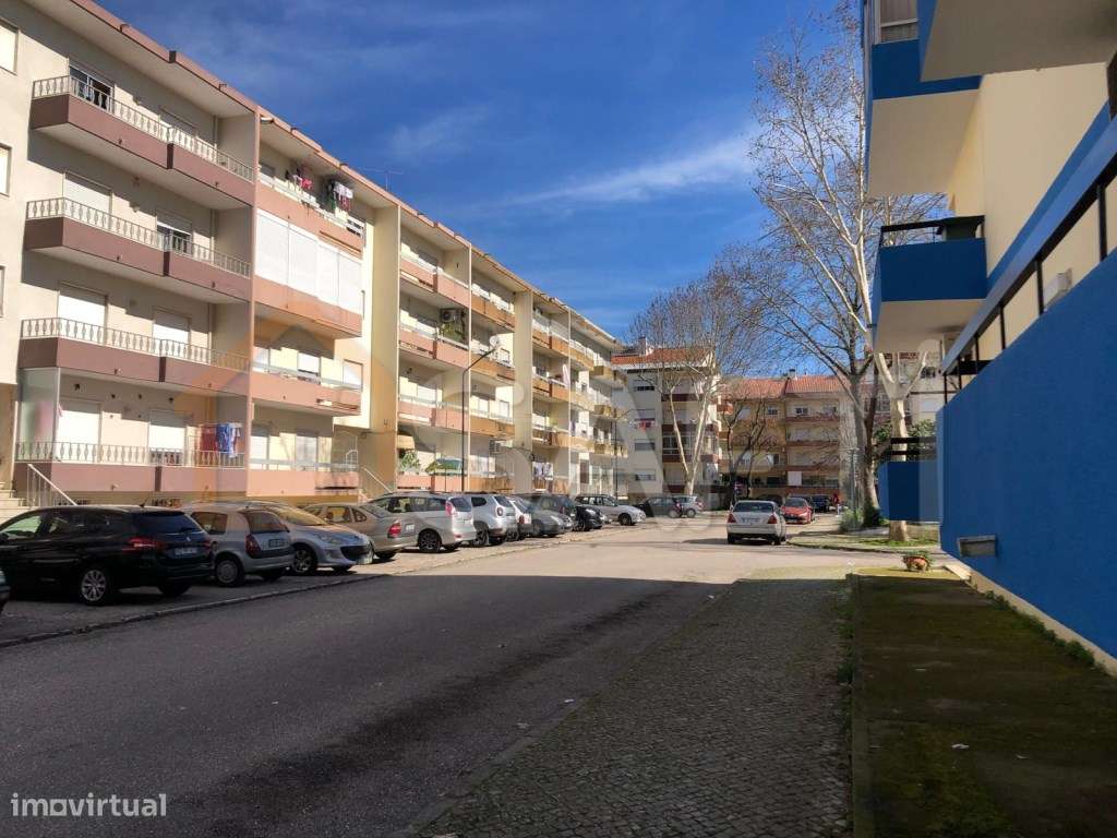 Garagem espaçosa para venda em Nossa Senhora de Fátima, Entroncamento - Grande imagem: 4/8