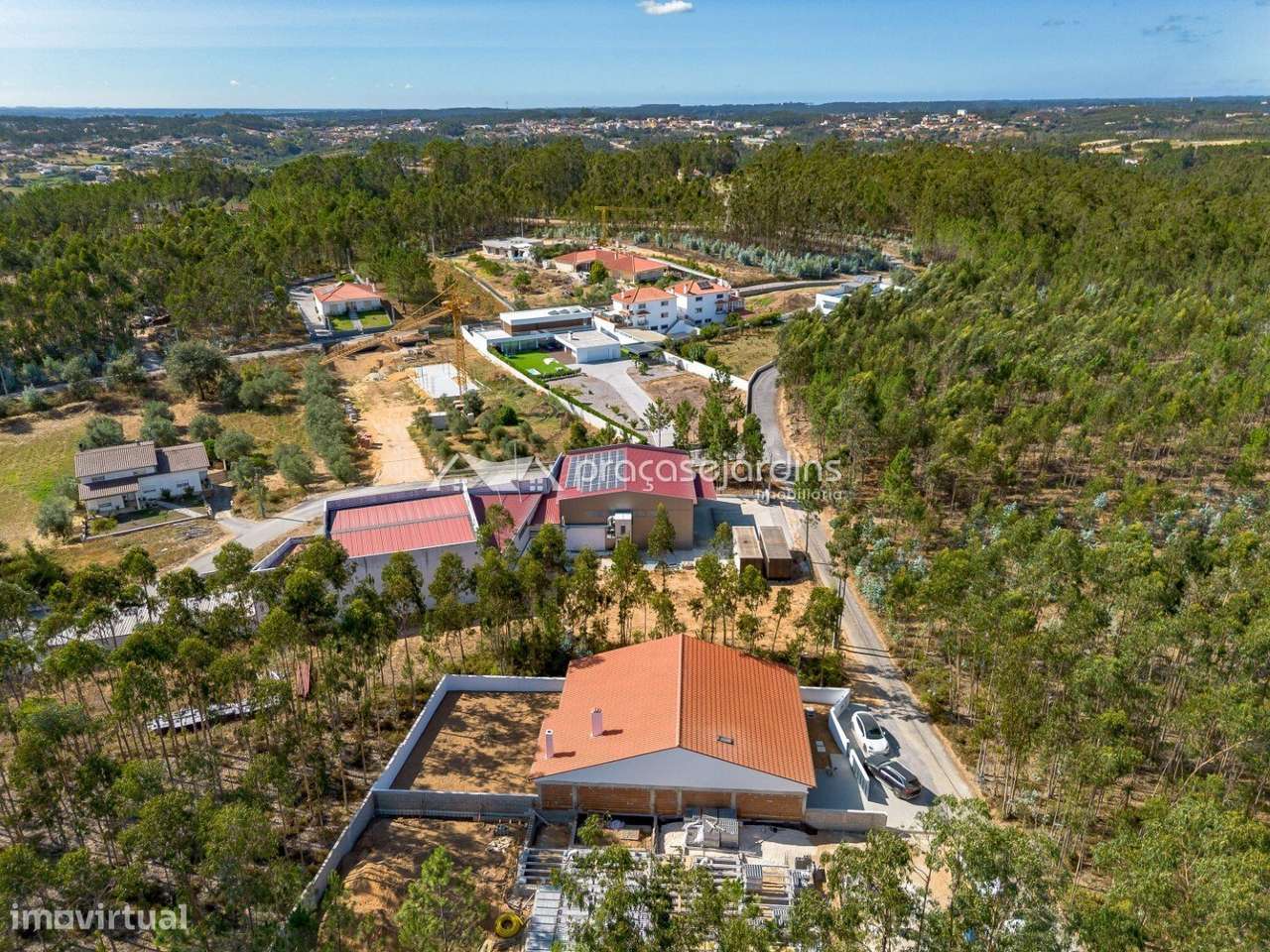 Moradia T3 com jardim, varanda e garagem-32