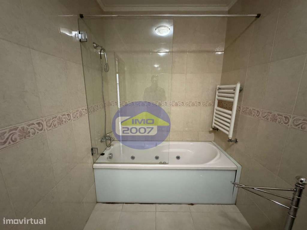 Apartamento T3 com terraço em Paços de Brandão-19
