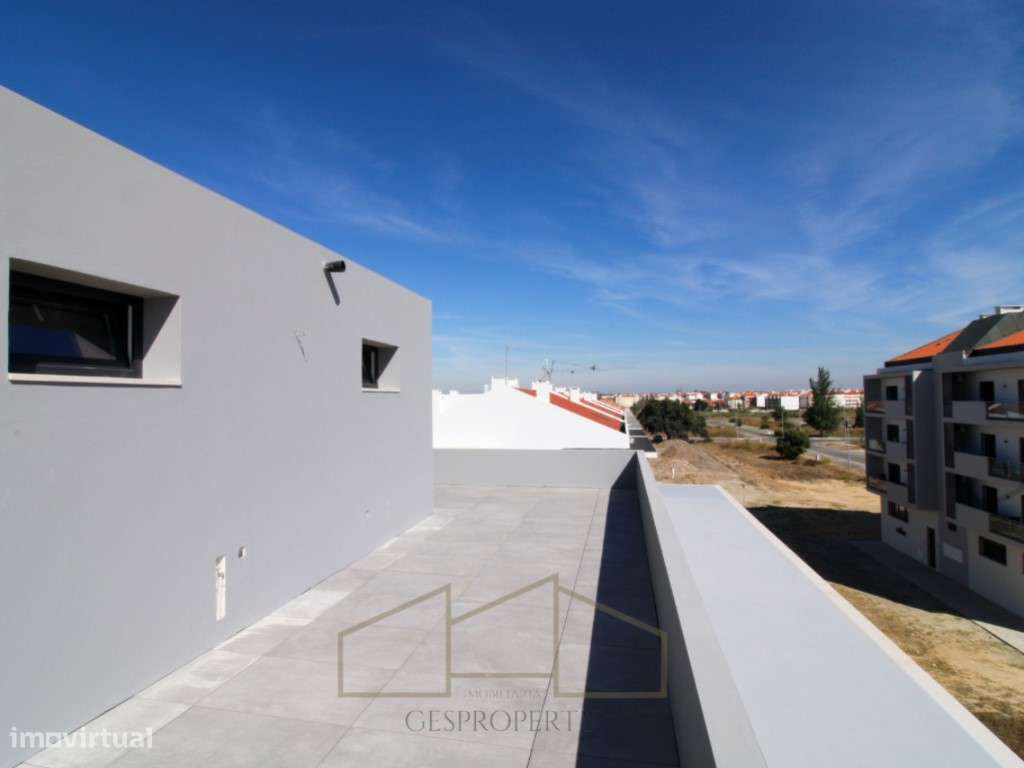 Apartamento T3 Duplex em Pinhal Novo-30