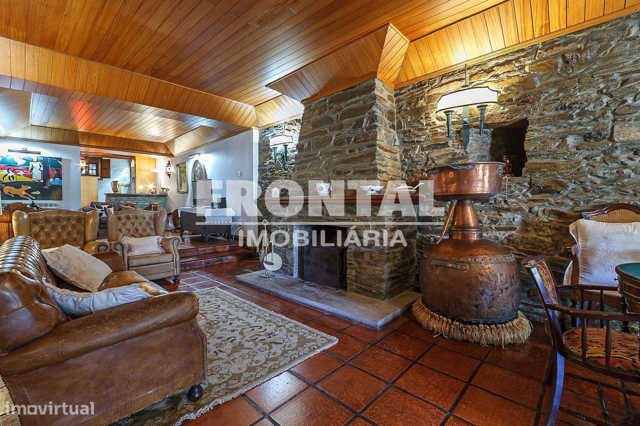 Moradia  com 5 Suítes - Mobilada e Equipada | Frechas, Mirandela-7