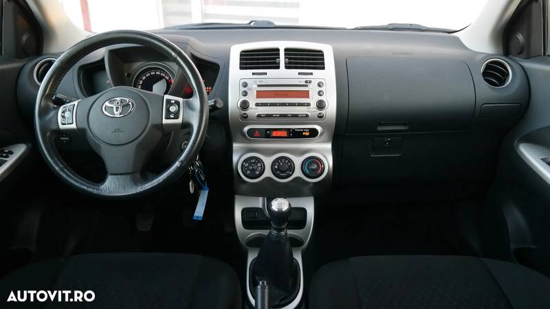 Toyota Urban Cruiser 1.4 AWD DPF Terra - 6