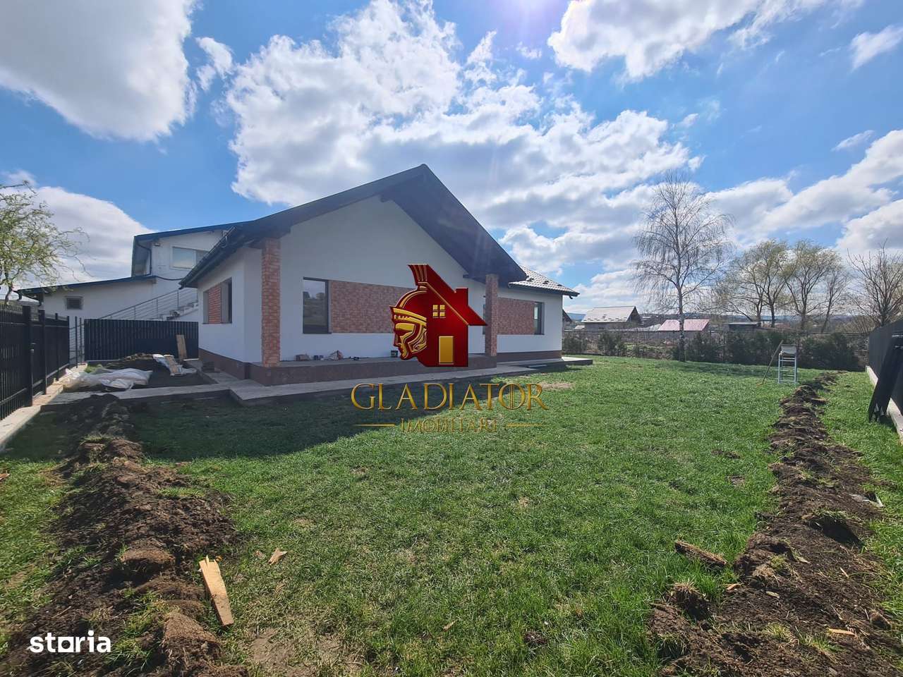 Casa plan parter deosebita, Lunca Cetatuii Ciurea, la asfalt, zona vis-12