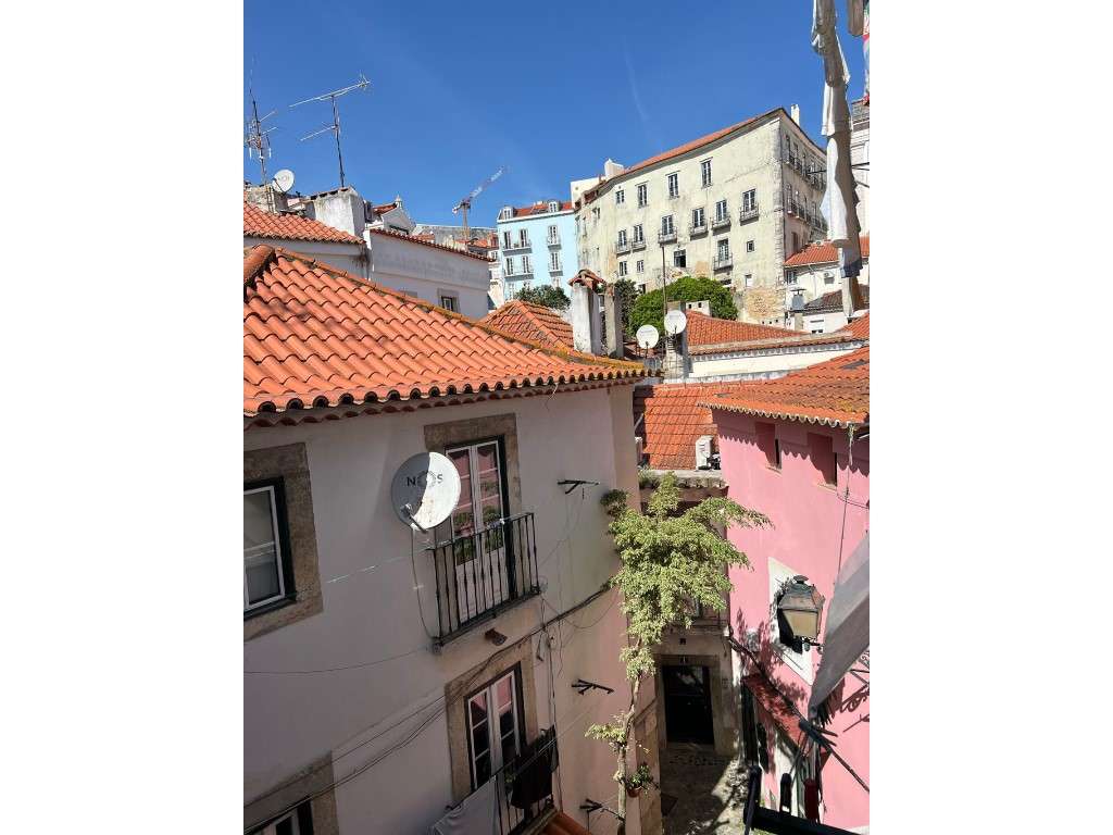 T2 luminoso no bairro mais autêntico de Lisboa - Alfama-11