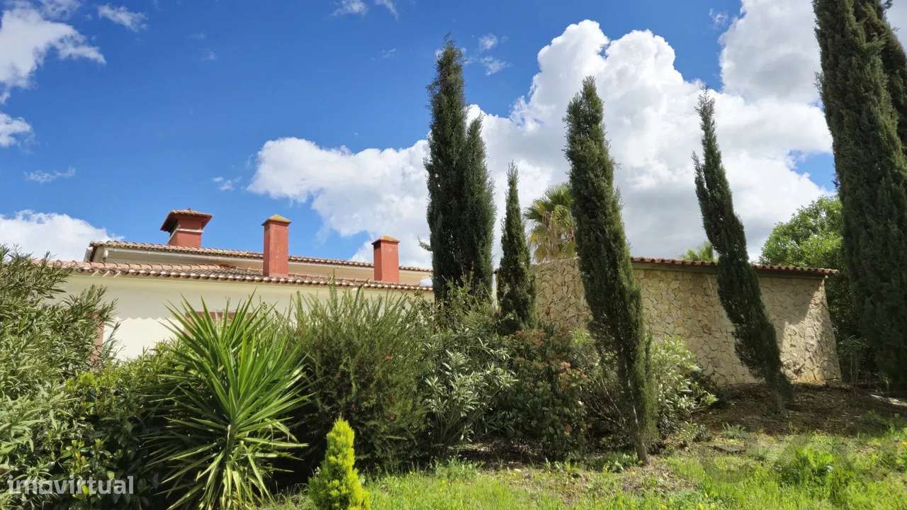 Casa senhorial privada com piscina em mais de 5 hectares.-47