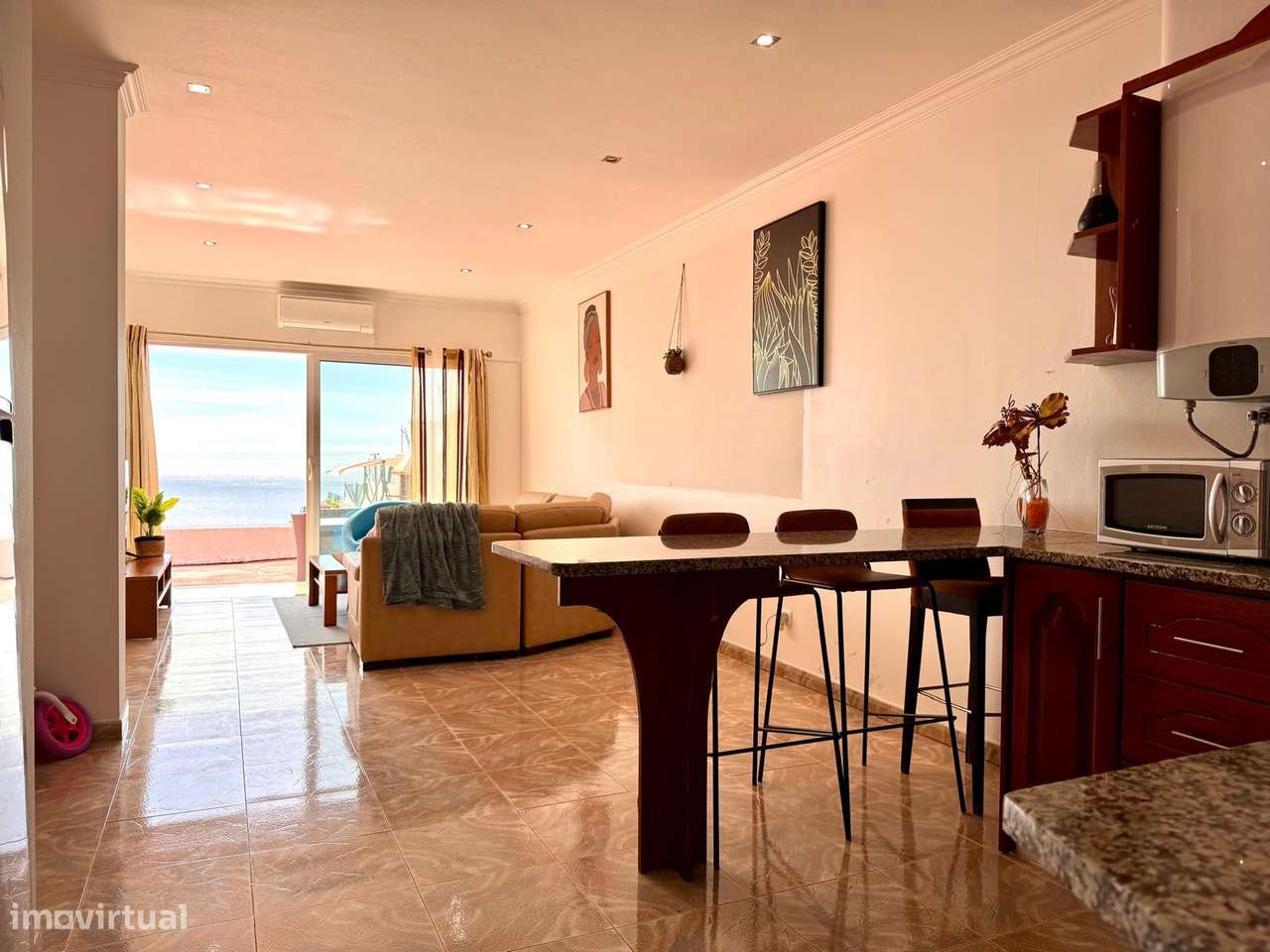 Moradia composta por 3 pisos com entradas independentes - Grande imagem: 4/12