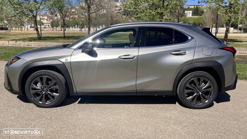 Lexus UX 250h Sport (Ecrã 12.3) - 3