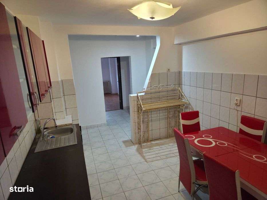 Apartament 3 camere,decomandat in Cetate, zona Mercur, et.3-1