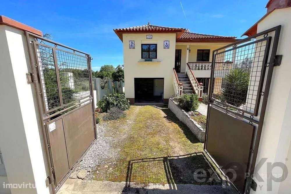 Moradia V3 totalmente renovada e mobilada com um belo jardim - Grande imagem: 5/60