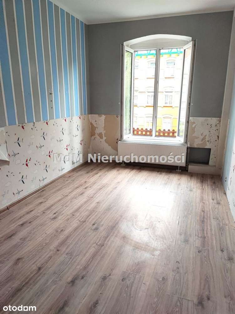 Mieszkanie z potencjałem w dostępnej cenie !!!-7