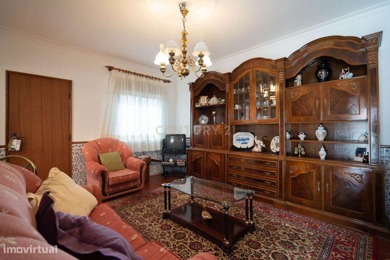 Moradia T3 + 1, com Terreno, em Vila Nova de Poiares-15