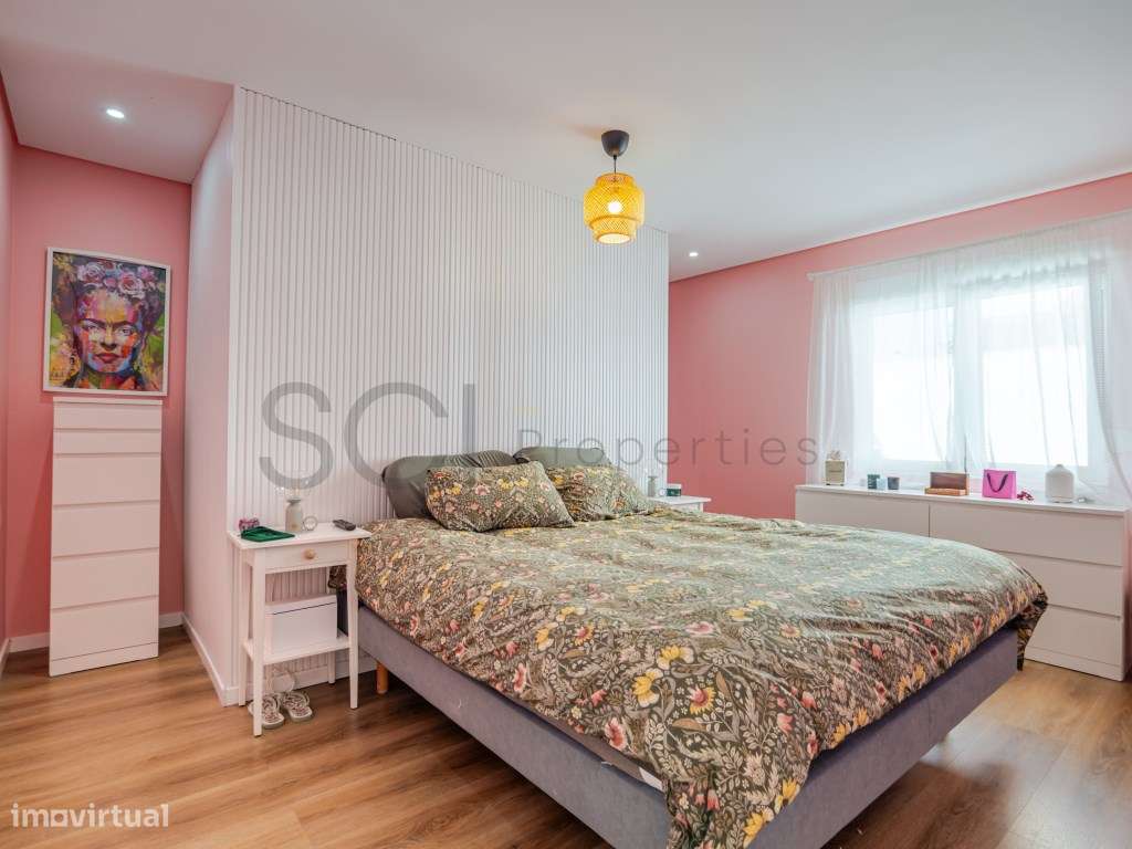 Moradia T3 com piscina nas Quintinhas, Charneca da Caparica. Estilo...-3