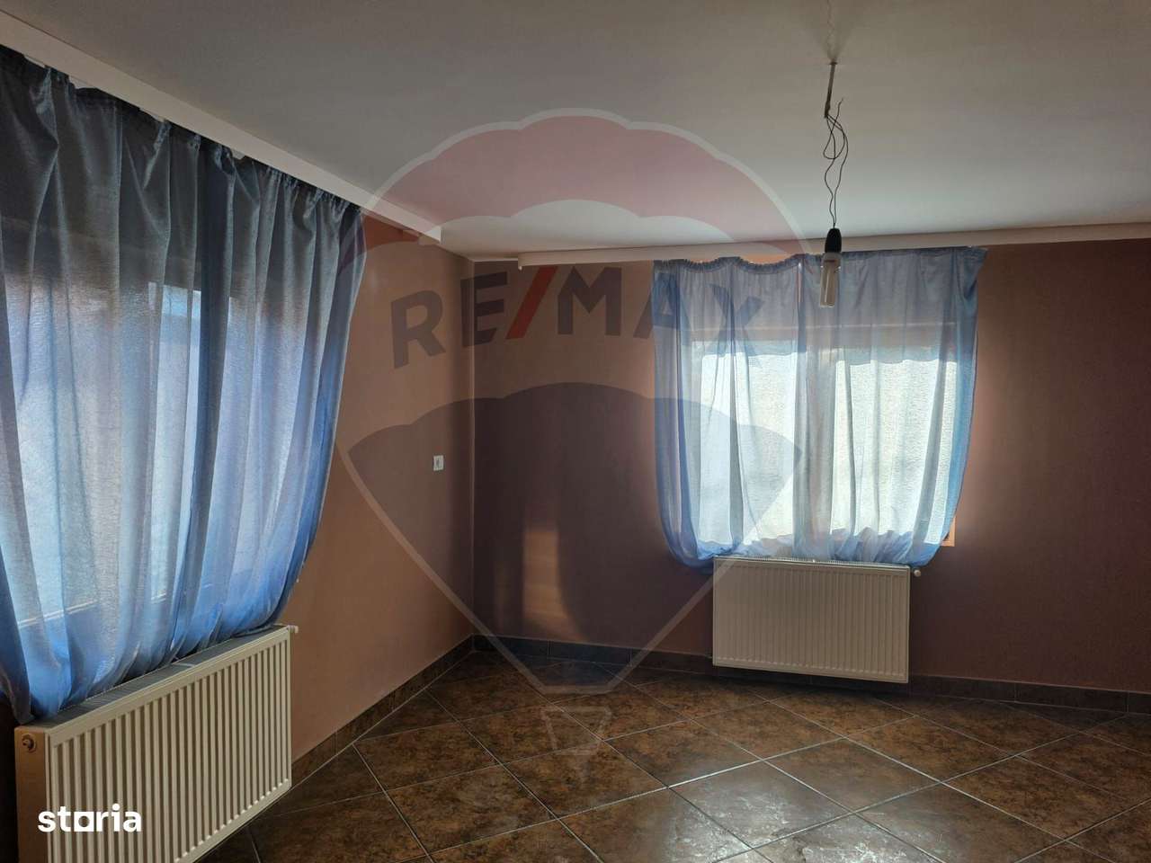 De vanzare casa solida cu teren generos si acces facil Lespezi Bacau-1