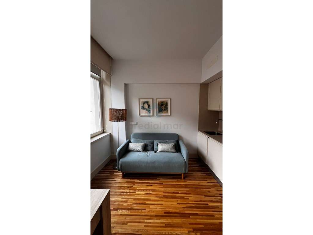 Apartamento T0+1 Mobilado e Equipado na Praça dos Poveiros - Porto - Grande imagem: 5/11