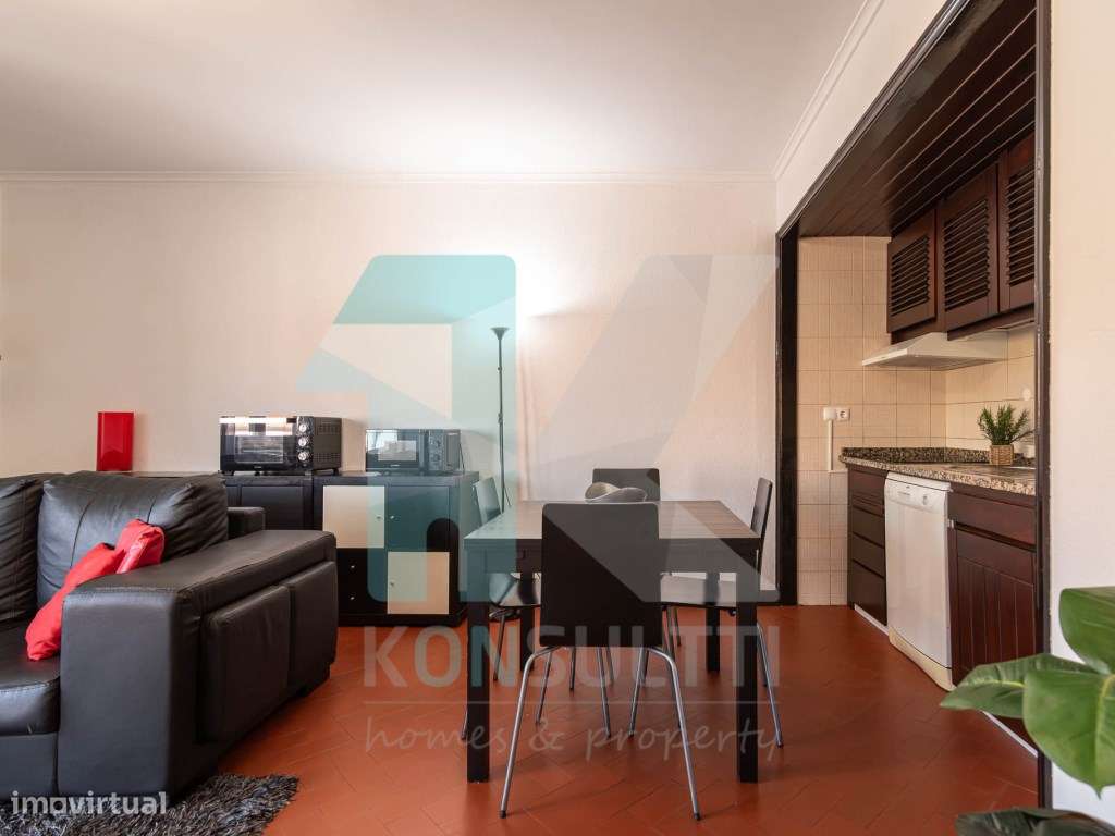 Apartamento T1 c/varanda junto à Praia de Santo Amaro de Oeiras-5