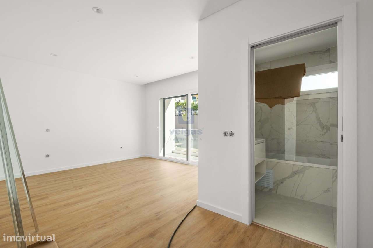 Moradia T5 Contemporânea com Piscina Aquecida – Santa Iria da Azóia-6