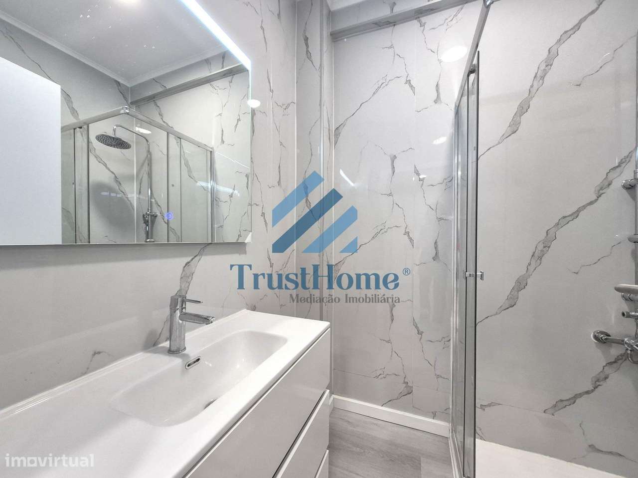 T1  Remodelado em Venteira centro da  Amadora-13