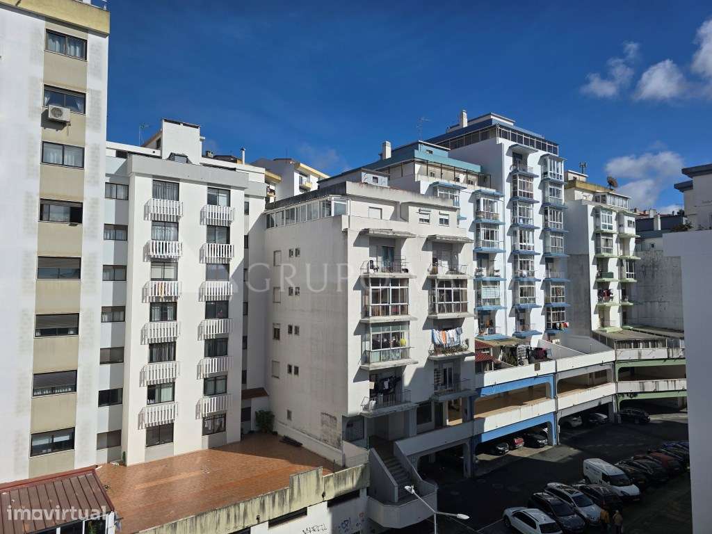 Apartamento T2 com estacionamento coberto privativo na Rinchoa (Rio...-14