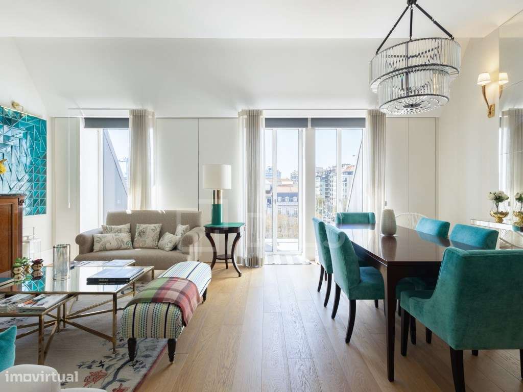 Apartamento T3 duplex com estacionamento, na Avenida da Liberdade - Grande imagem: 5/30