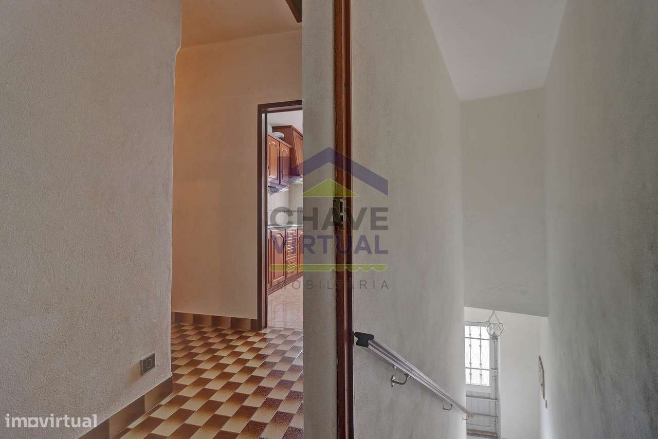 Moradia V2+1 com Terreno e Garagem - Delgada, Bombarral-19