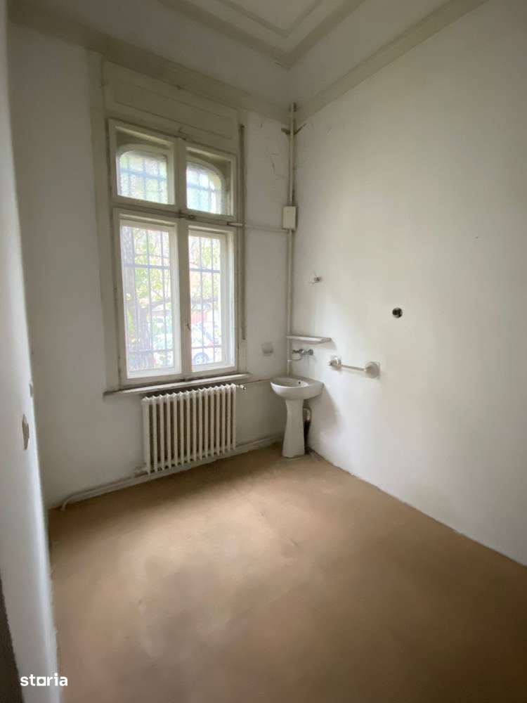 De Vanzare Vila Interbelica, 8-10 Camere, Romana - Zodiac-13