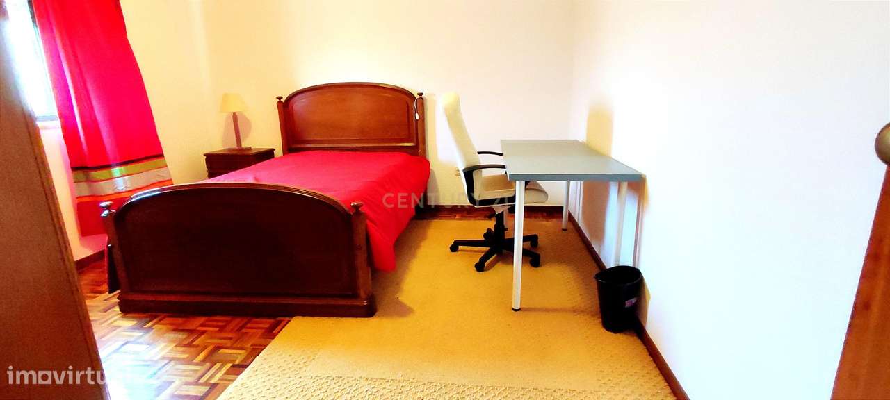 Apartamento T2+2 Duplex em Santa Clara – Espaço, Conforto e uma Vista-8