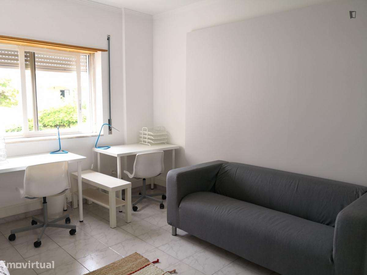 Quarto - localizado em Carcavelos Lisbon - Grande imagem: 5/7