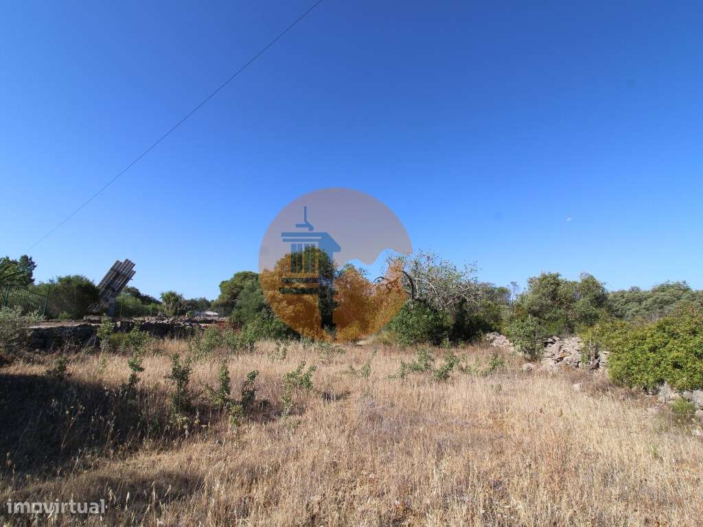 Terreno rústico com 1.640 m2 - Grande imagem: 2/13